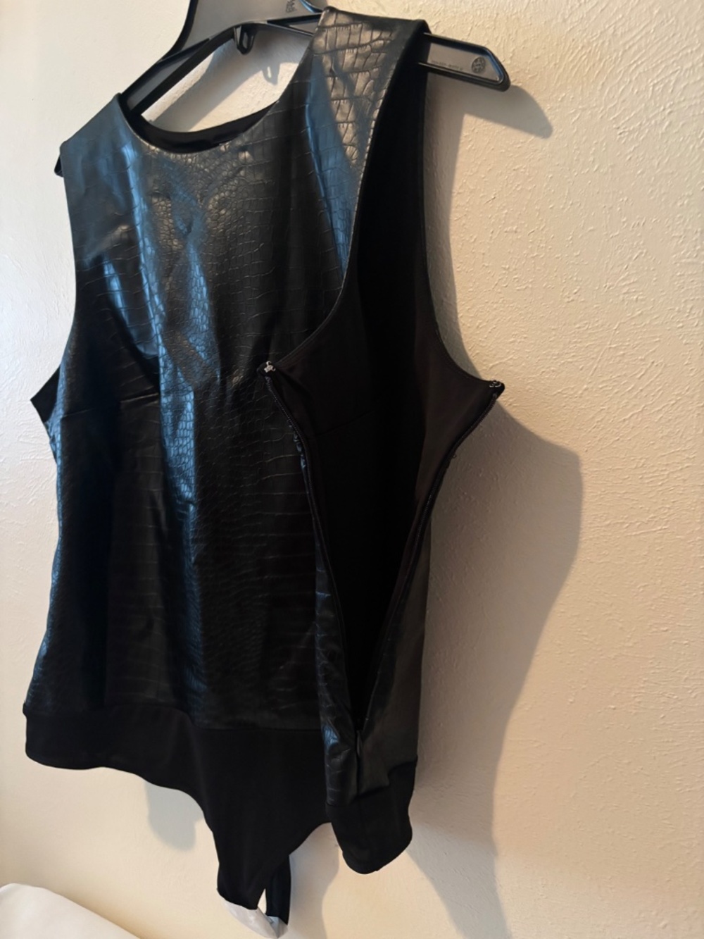 Express Ladies Body Contour Croc Faux Leather High Neck Thong Bodysuit - Size XL - Picture 3 of 7
